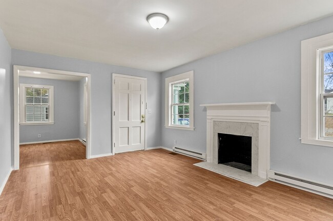 Photo - Charming Circlewood Cottage Available NOW!