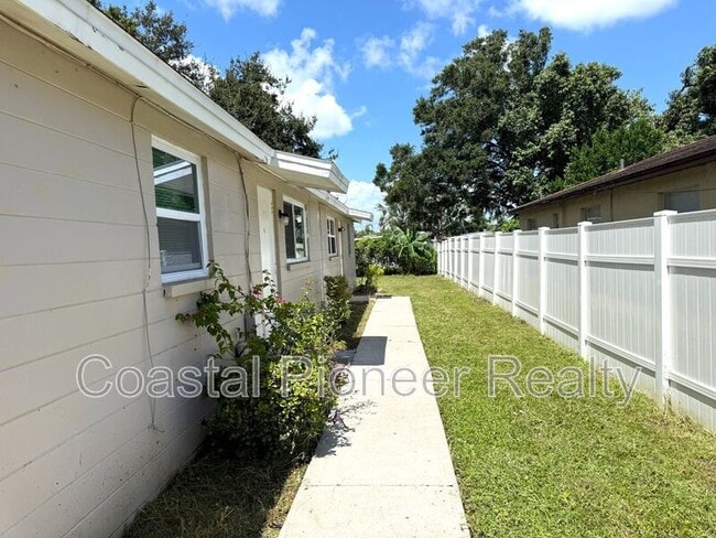Photo - 2576 42nd Ave N Unit APT A
