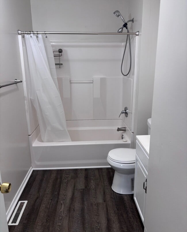 Photo - 127 Hungerford St