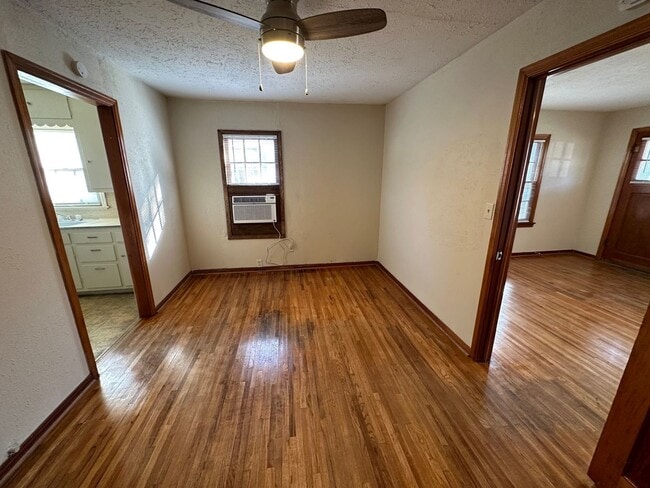 Photo - 1411 S Ong St