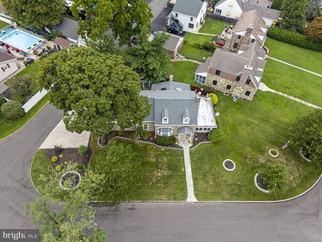 Photo - 79 Manor Cir