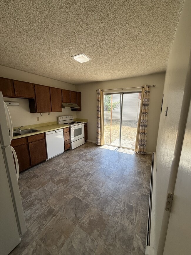 Building Photo - 1227 Wyoming Ave Unit Apt. 2