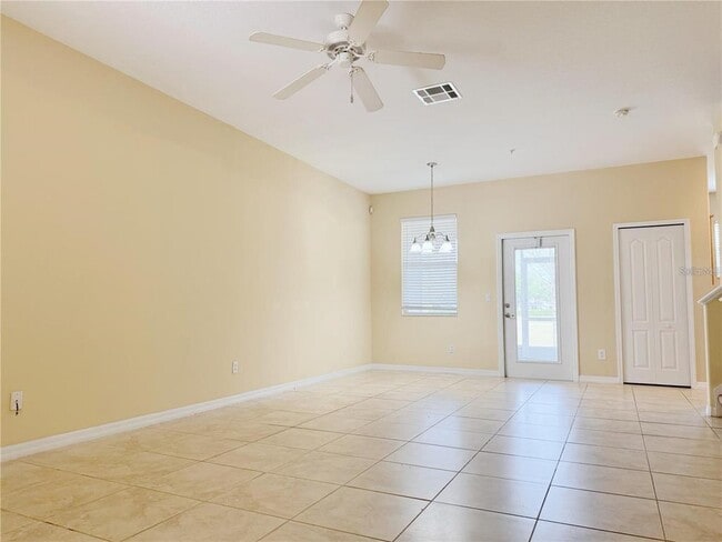 Photo - 1118 Priory Cir