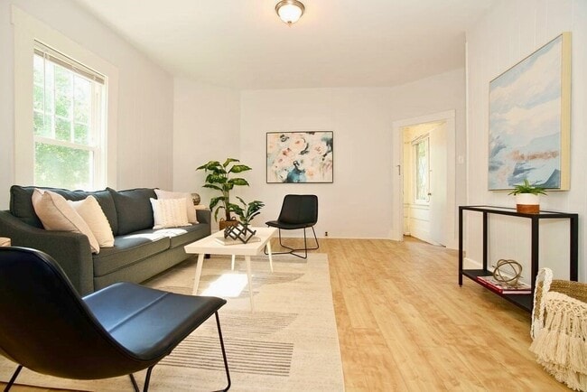 Building Photo - 43 Mt Vernon St Unit 1