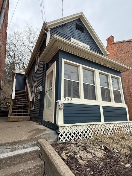 Photo - 328 Franklin St