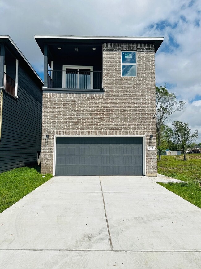 Building Photo - 5309 Groveton St