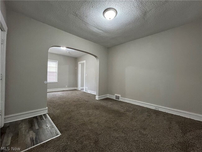 Photo - 11125 Forest Ave
