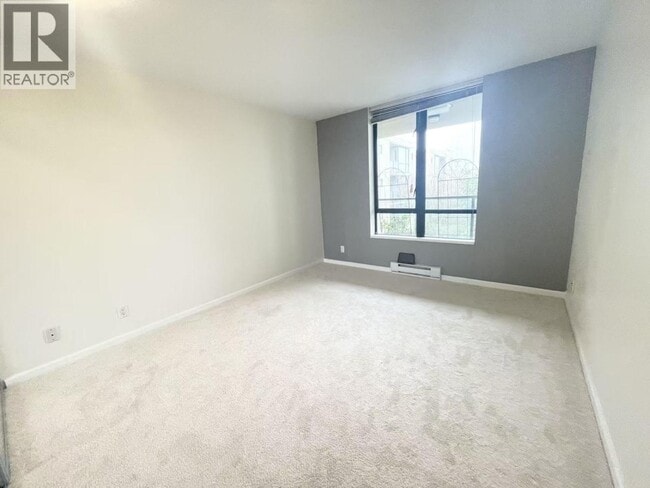 Photo - 1608-7831 Westminster Hwy Unité 7**