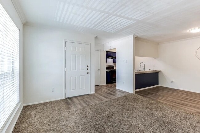 Building Photo - 1100 Graham Dr Unit 6033 Rental