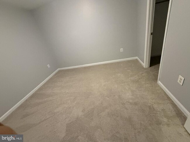 Building Photo - 15670 Mendoza Ln