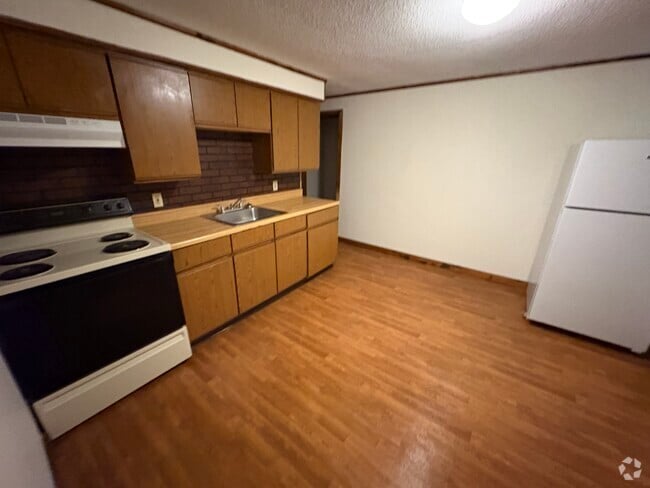 Building Photo - 5 Burleigh Ave Unit 4 Rental