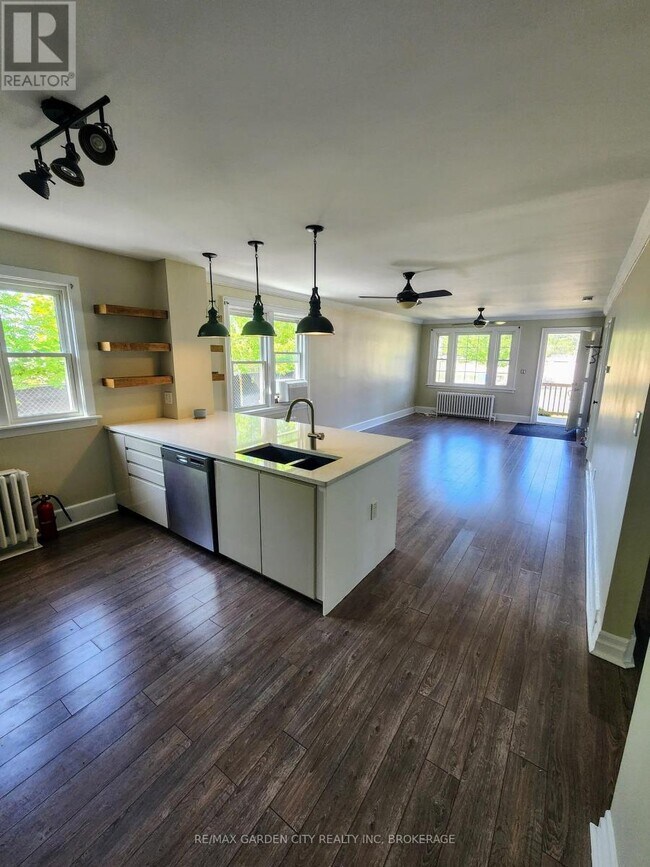 Photo - 75 Thomas St Unit One