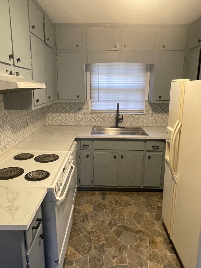 Photo - Great Location!