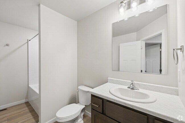 2BR, 2BA - 1,166SF - Primary Bathroom
