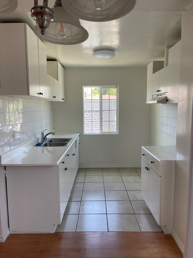 Photo - 6116 Cashio St Unit 3