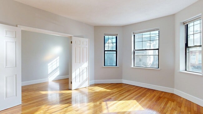 Building Photo - 52 Clark Ave Unit 2