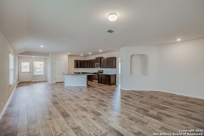 Photo - 4 Bedroom/2 Bath Riverstone Subdivision