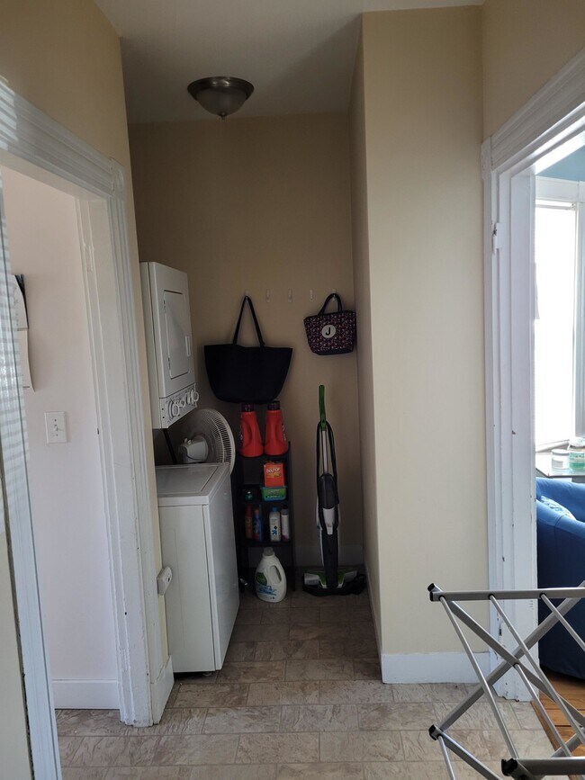 5 Irving St., #1, Somerville - 5 Irving St Unit 1