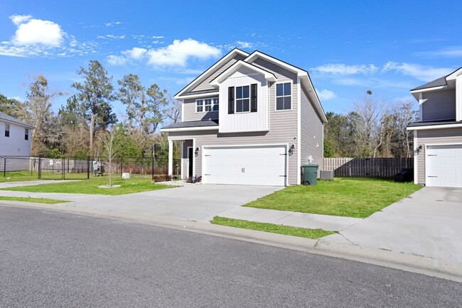 Photo - 609 Fairview Cir