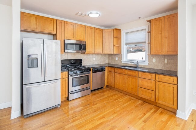 Photo - 528 47th St Unit 3C