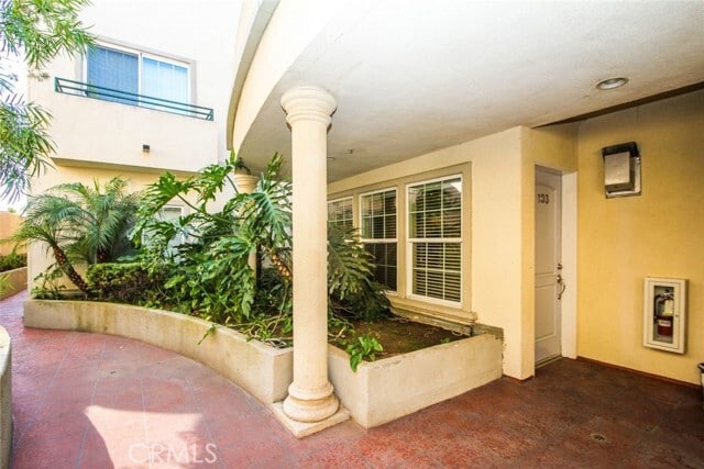 Photo - 719 E Providencia Ave Unidad 103