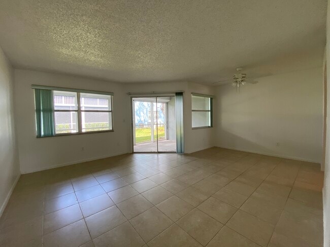 2003 SE 27th Dr Unit 102-A