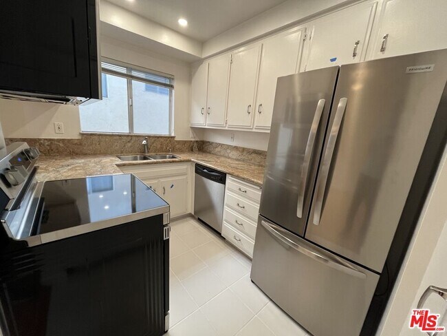 Photo - 11937 Darlington Ave Unidad 4