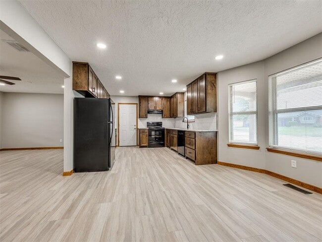 Photo - 412 Sundown Dr