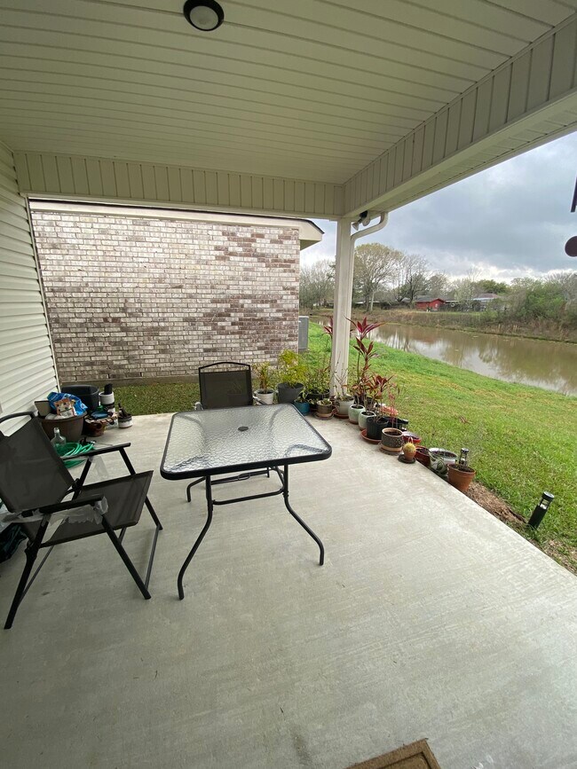 Patio with Pond View - 16052 Summer Gardens Ave