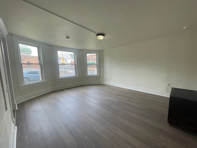 Building Photo - 2 Bedroom Apartment for Rent – Pittsfield, MA – $1,450/month Unit 5