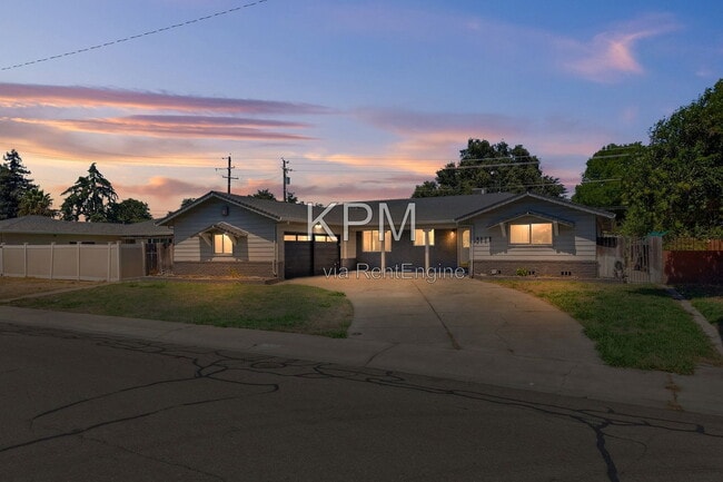 Building Photo - 2155 Portola Ave