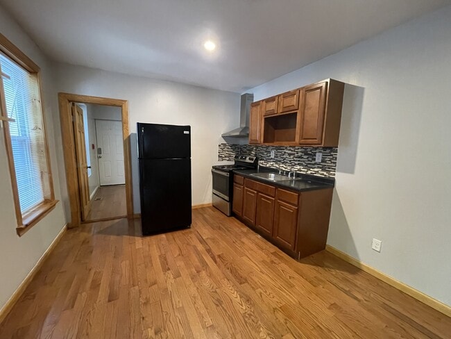 Photo - 329 N Preston St Unidad 1