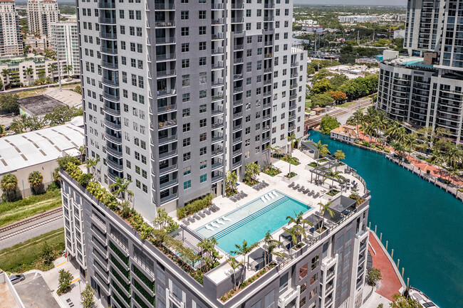 Building Photo - 401 SW 1st Ave Unit 3701 Rental