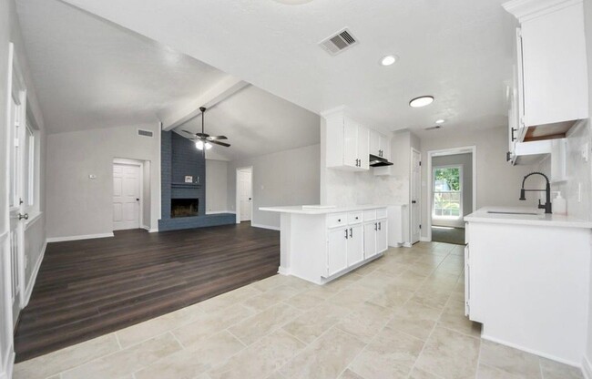 Photo - 10602 Raydell Dr