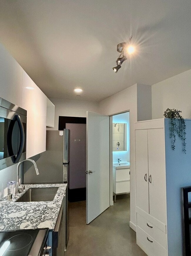 Photo - Harvey Hillcrest