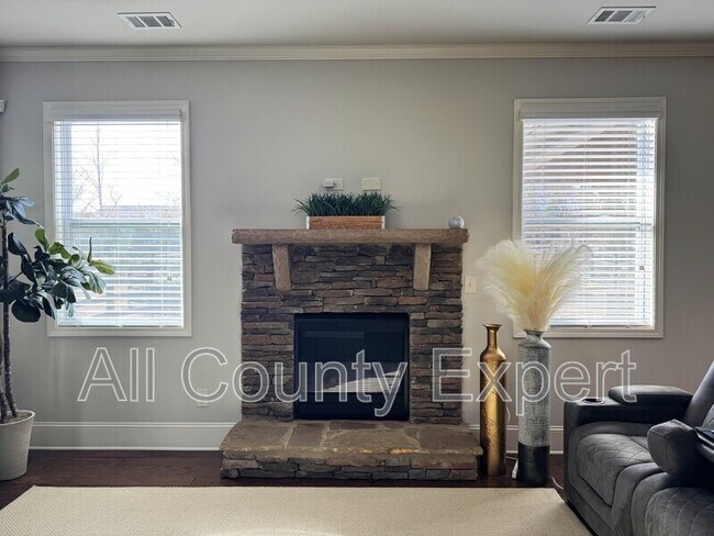 Photo - 6651 Rivergreen Rd