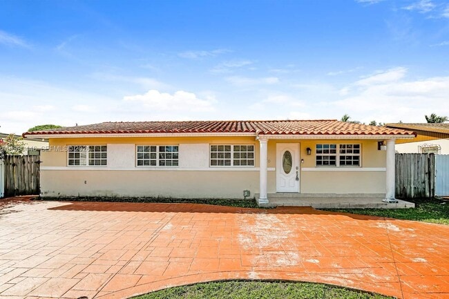 Building Photo - 10310 SW 4th St