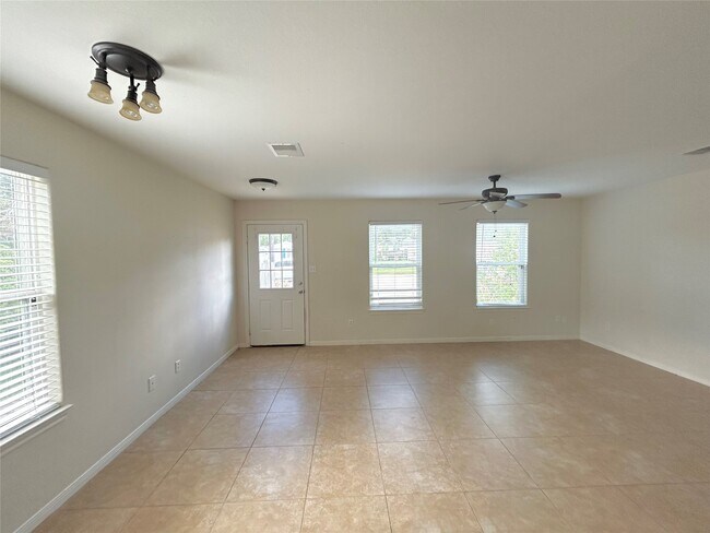 Photo - 3807 Putnam Dr