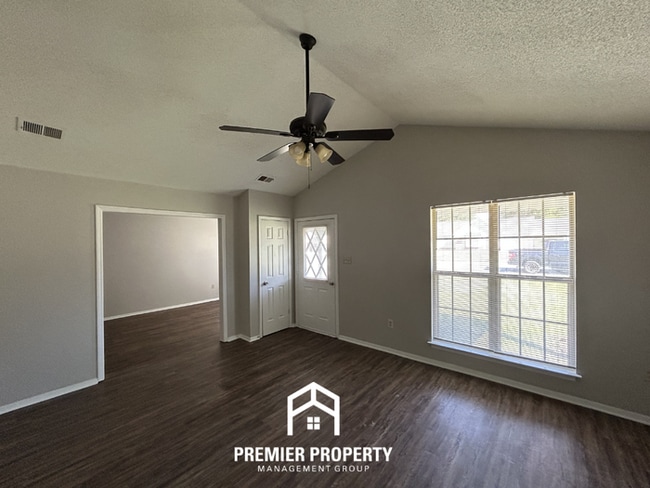 Photo - Cozy 3BR/1.5BA Horn Lake Home | Vaulted Ceilings & Bay Window Kitchen
