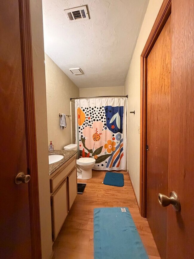 Photo - 2 Bed/ 2 Bath Near FSU