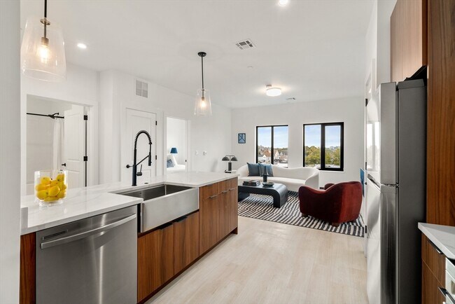 Photo - 600 Broadway Unidad 512