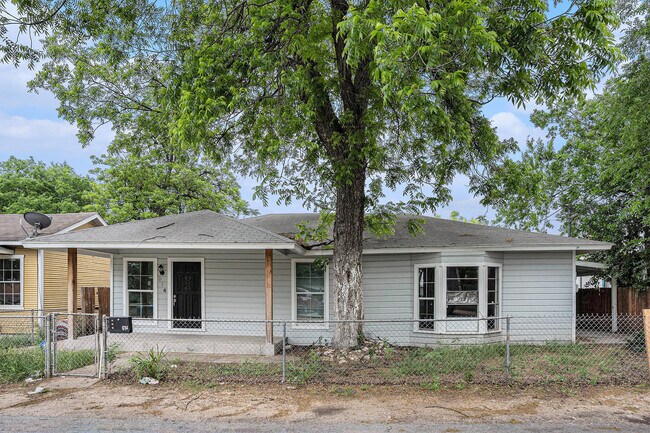 Photo - 614 Torreon St House