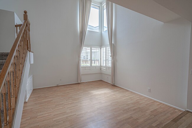 Photo - Shangri-La Community cul-de-sac Home for Rent in Canyon Country!