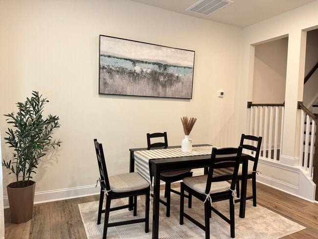 Photo - 327 Church St