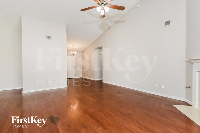 231 Grandview Ln