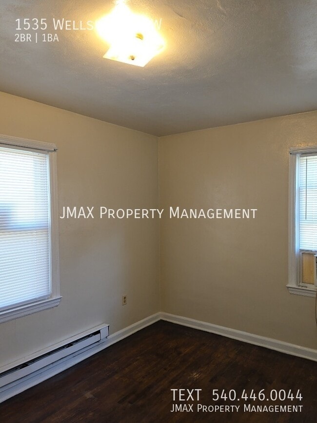 Photo - 1535 Wellsley St NW