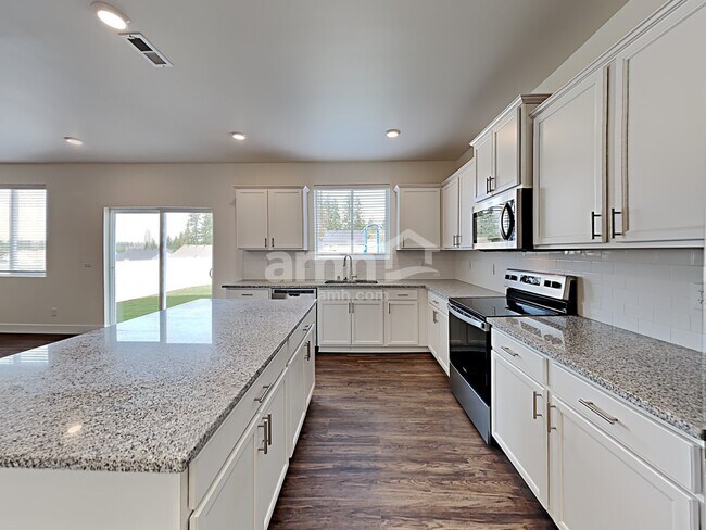 Photo - 1625 194th St E