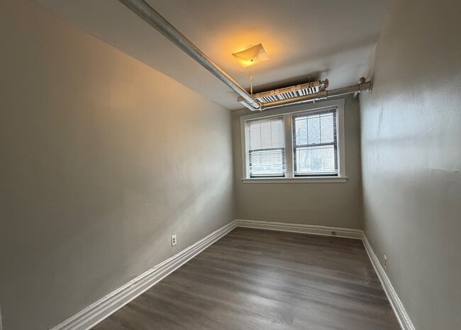 Photo - 3224 N Karlov Ave Unidad B