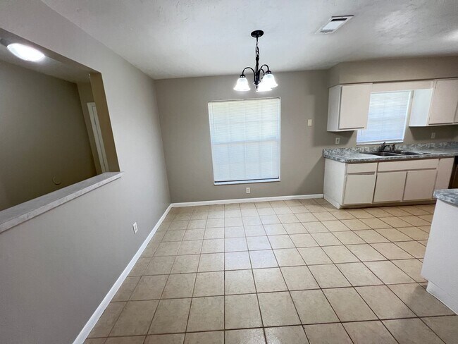 Photo - Lovely 3 bd/2 ba home in Summerfield!