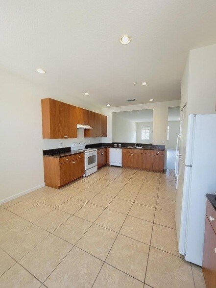 Photo - 221 Greenwich Cir Unidad 209